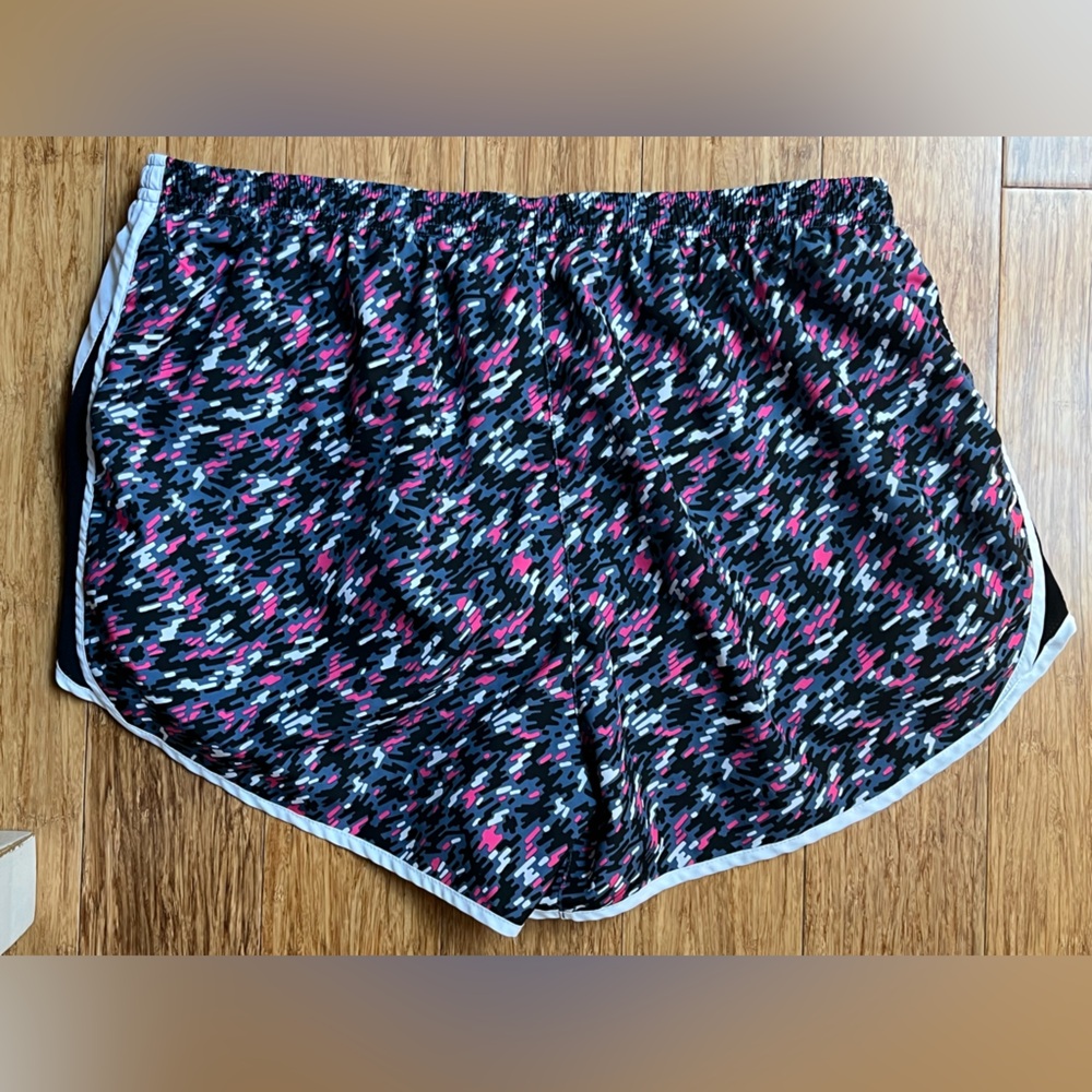 Nike Tempo Running Shorts women’s size XL black gray pink - Picture 4 of 4